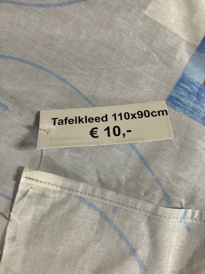 Tafelkleed 2 / 110 x 90cm MAGAZIJNOPRUIMING ! Gratis verzending !